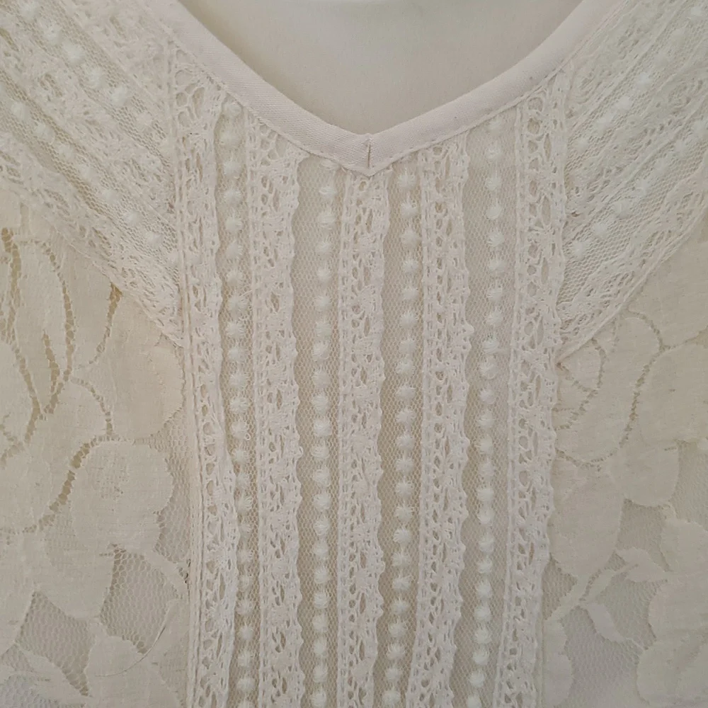 American Eagle Elegant Cream Dress, Size 6 - Picture 5 of 6
